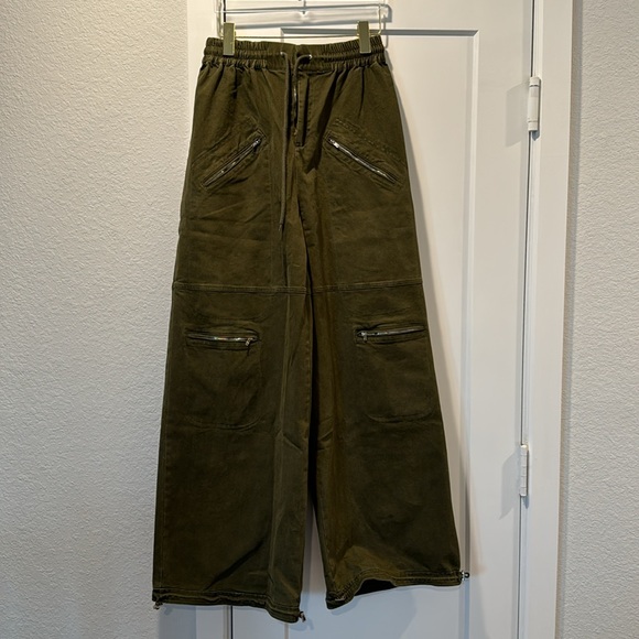 CALM DAY FLEX JOGGER IN OLIVE - Picture 5 of 6